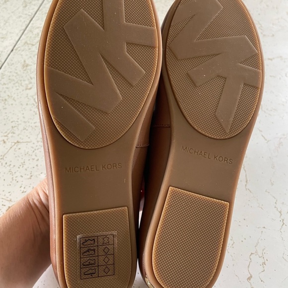 Michael Kors Women’s British Tan Leather Loafers NWOB Sz 6 - Picture 5 of 7